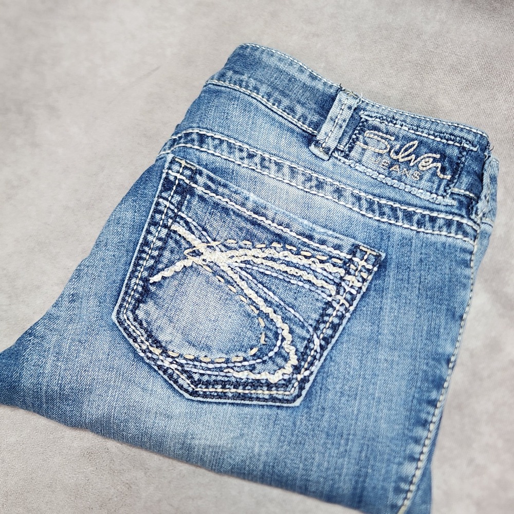 Silver Jeans Suki Mid Rise Capri Medium Wash Embroidered Jeans Womens 31